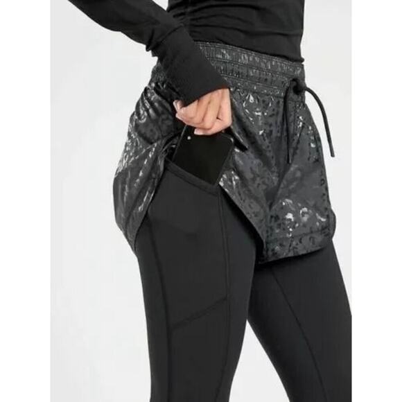 NWT Athleta Rainier 2 in 1 High Waist Tight Black Cheetah Print Small Tall - Picture 3 of 16